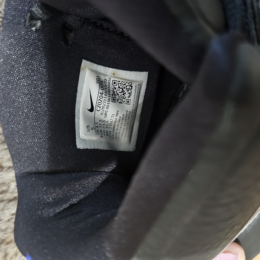 Nike Black Sports Sneakers Size 5